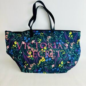 Victoria's‎ Secret Weekender Bag Black Floral Print Zip Tote Travel Bag Packable